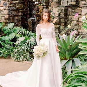 Elegant White Lace Wedding Dress